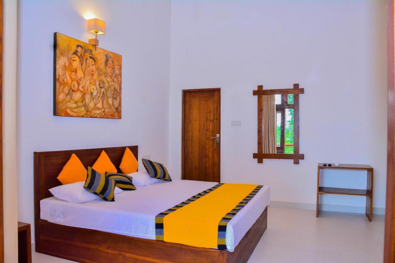 Amuththa Resort Anuradhapura Esterno foto