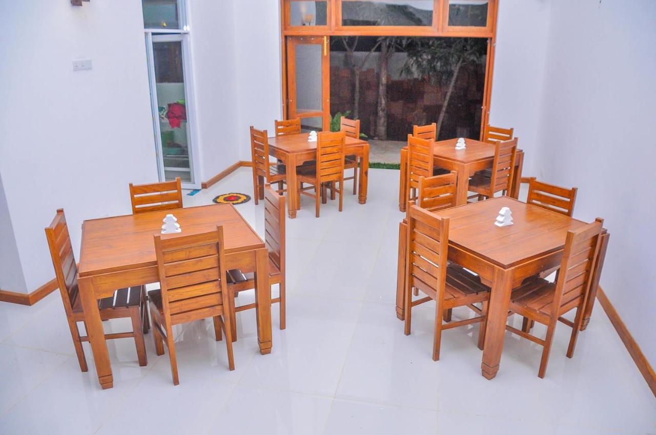 Amuththa Resort Anuradhapura Esterno foto